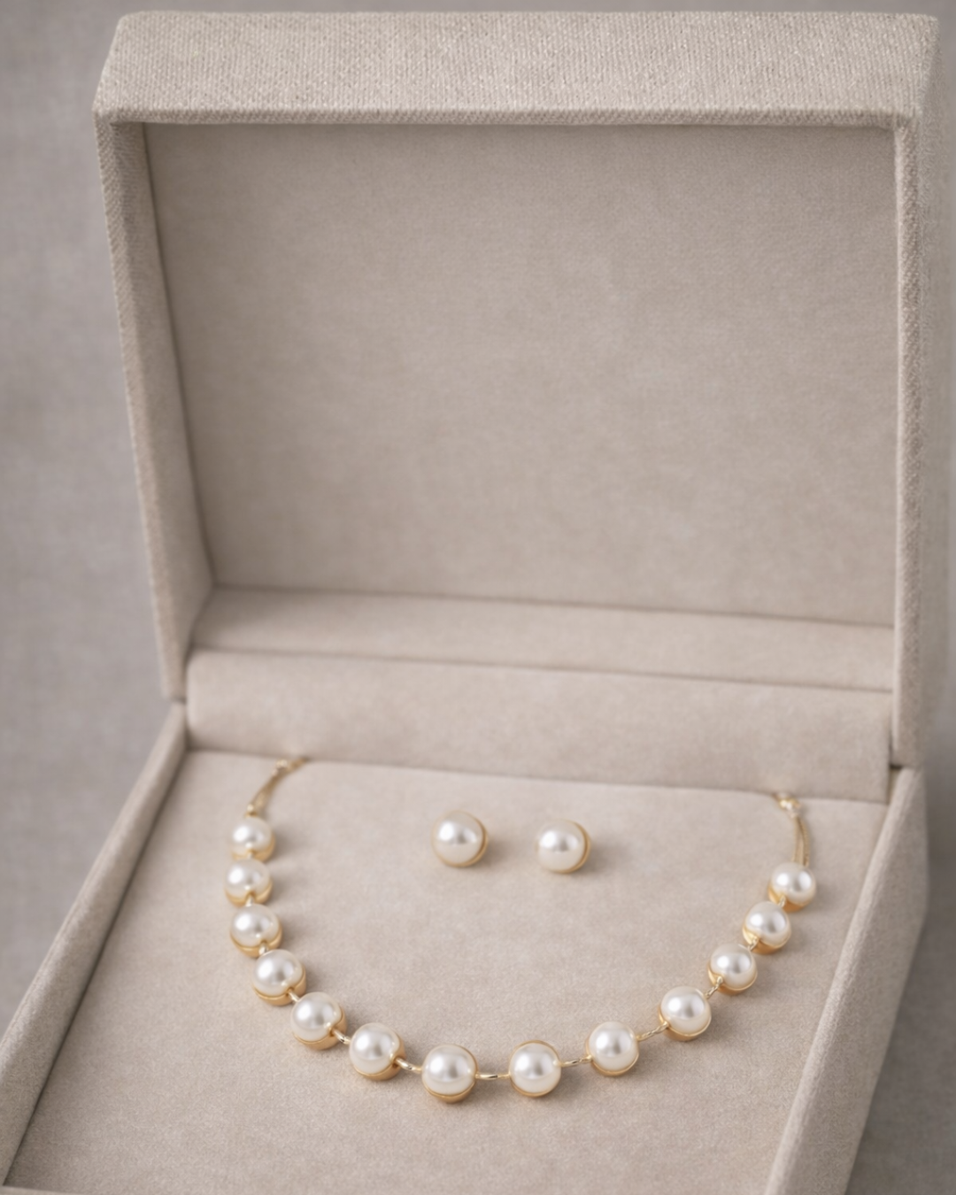 Classic Gold Plated Pearl Choker Necklace Set with Matching Stud Earrings