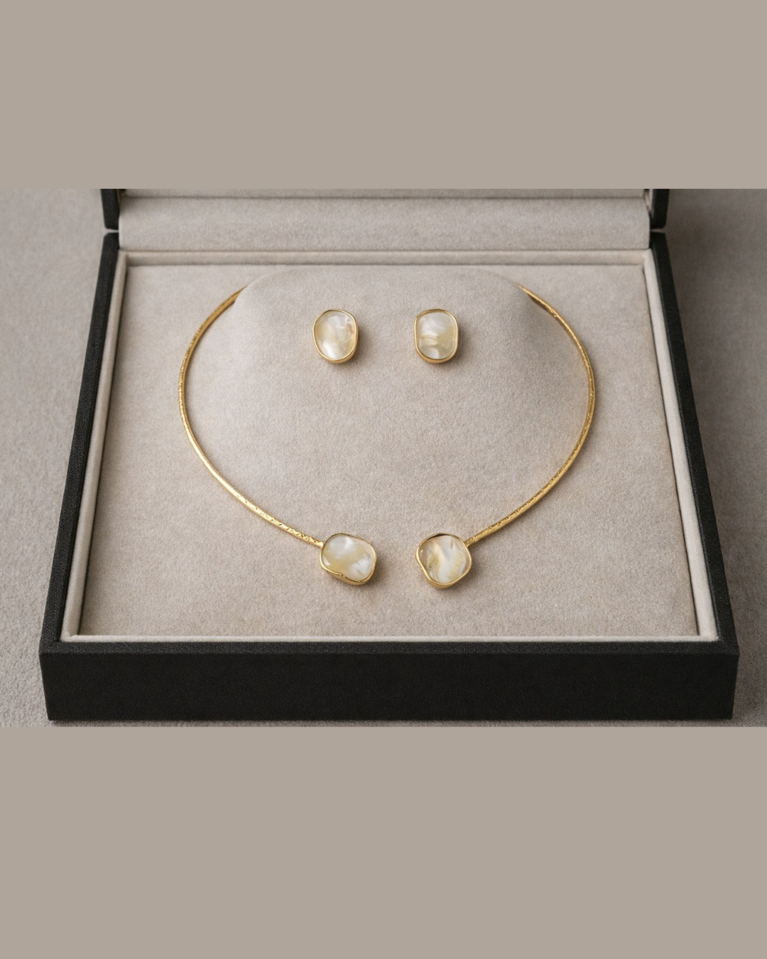 Lemorra Ivory Luxe Open Choker Set