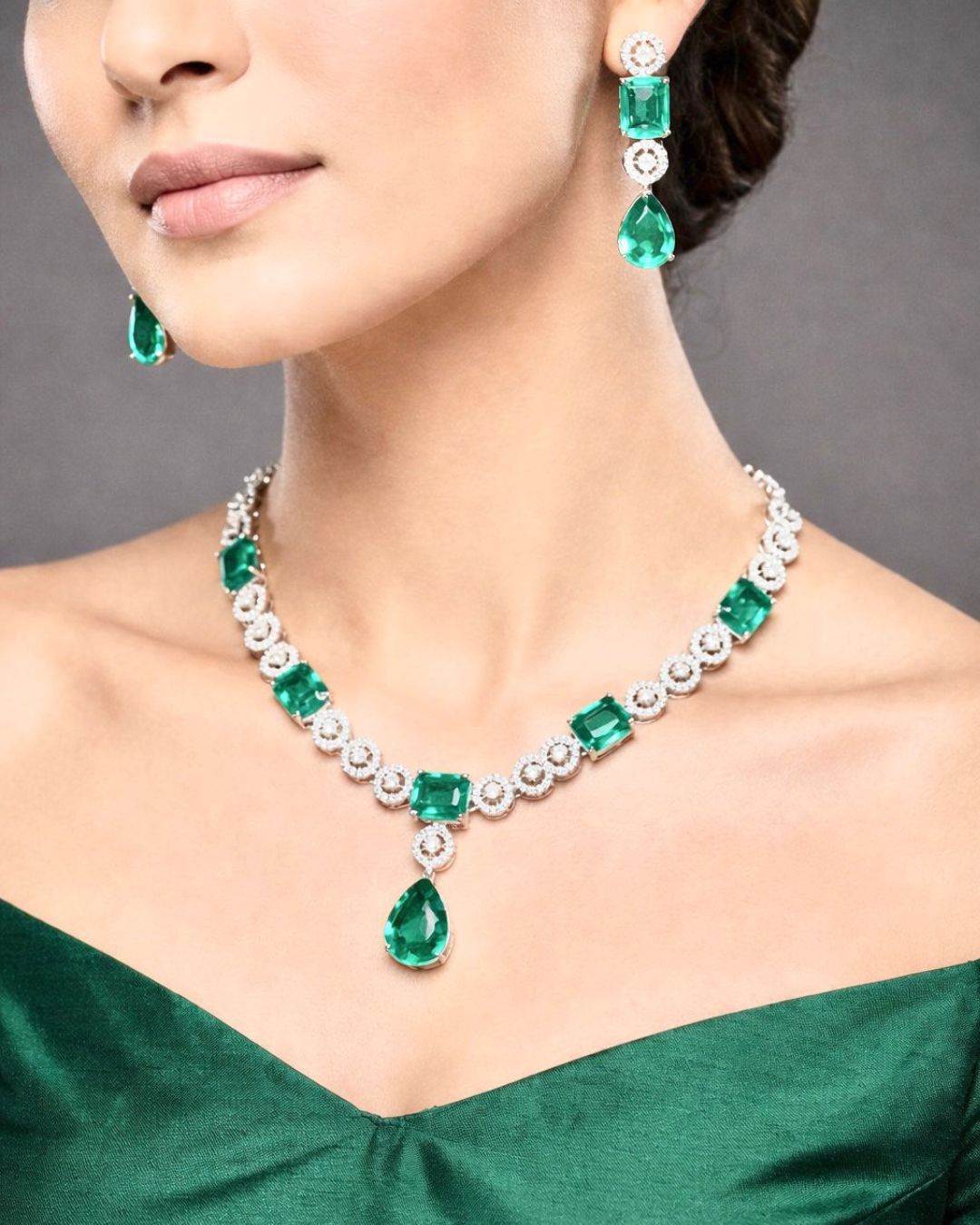 Emerald Green Crystal Diamond Necklace Set with Matching Earrings